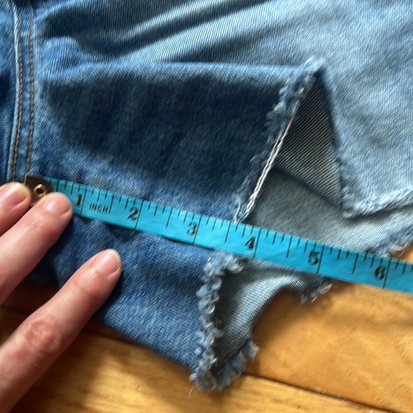 Madewell High Rise Denim Shorts, Size 26 - Picture 9 of 9